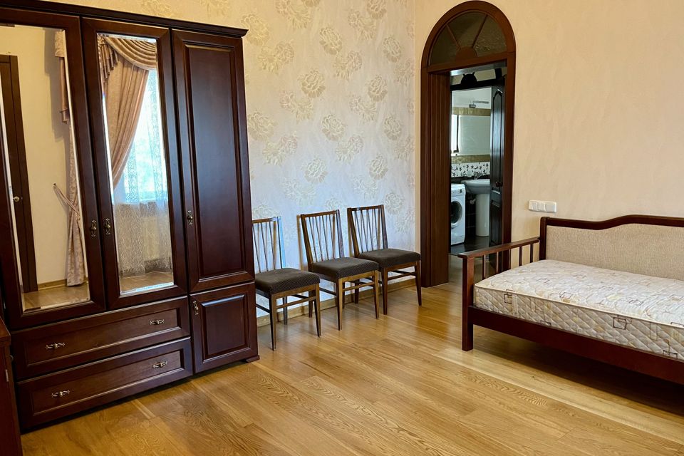 Продаётся 2-этажный дом, 271 м²