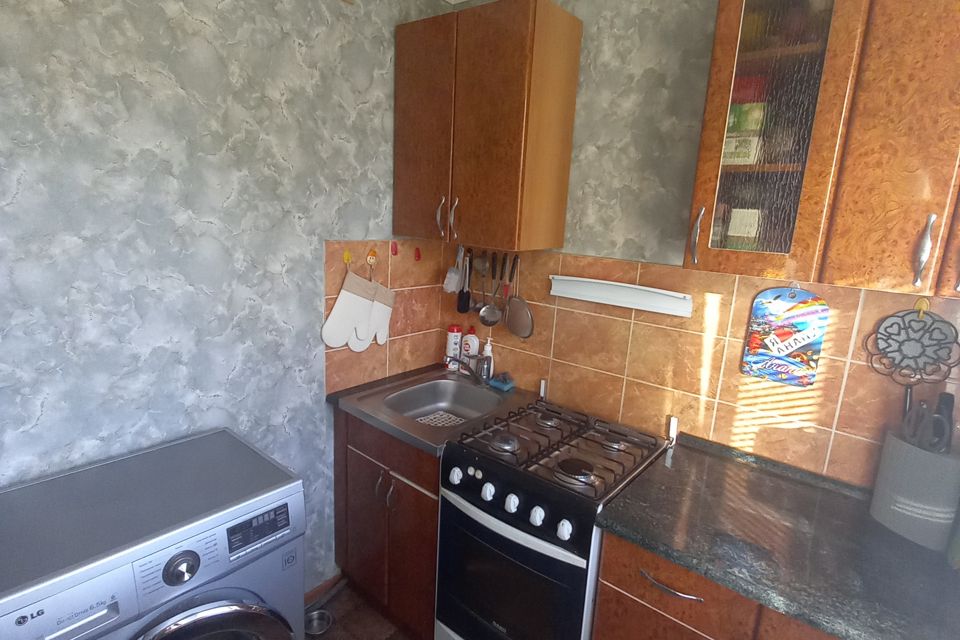 Продаётся 3-комнатная квартира, 57.6 м²