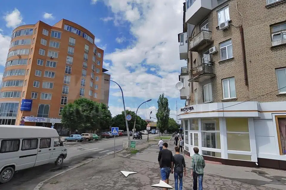 Продаётся 3-комнатная квартира, 106 м²