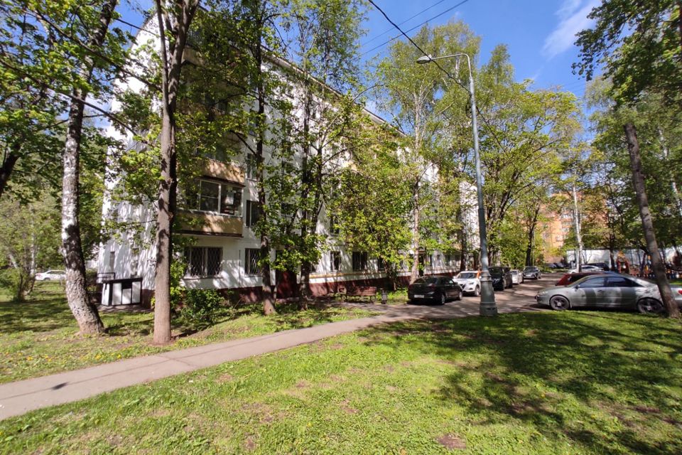 Продаётся комната в 2-комн. квартире, 9.8 м²