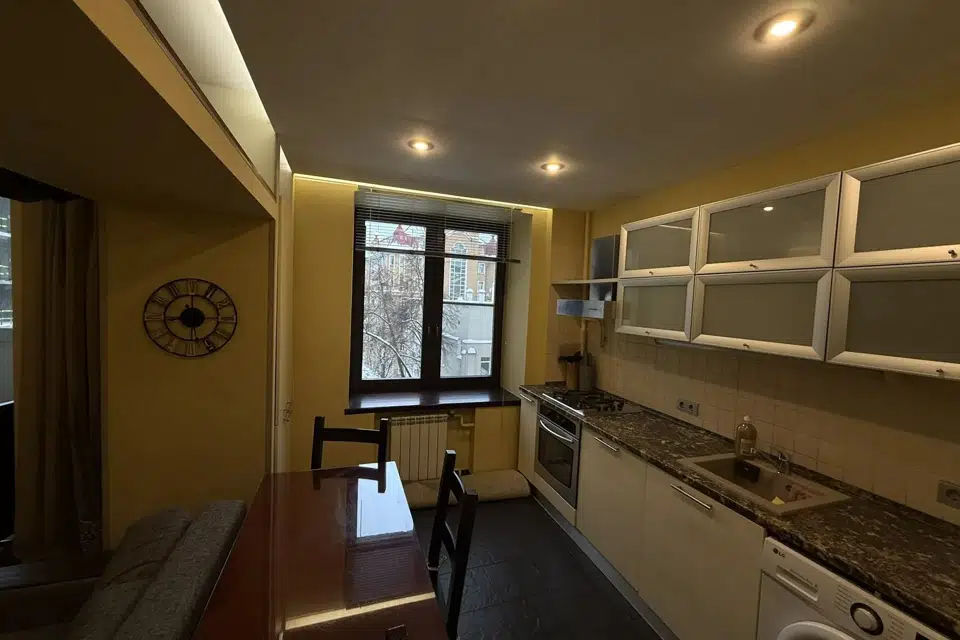 Продаётся 1-комнатная квартира, 56 м²