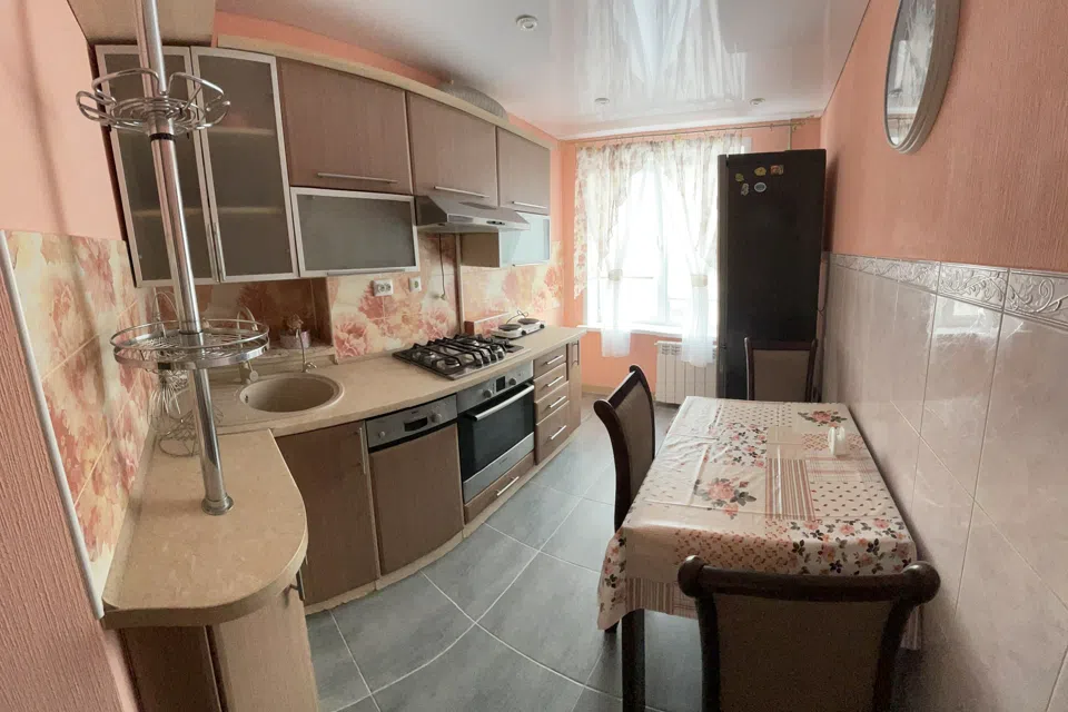 Продаётся 3-комнатная квартира, 57 м²