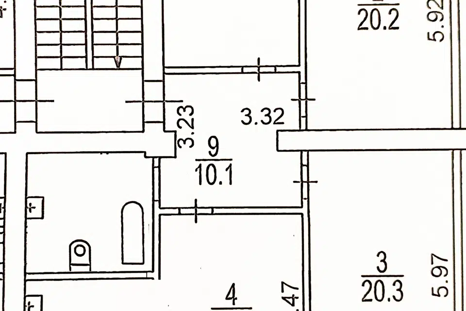 Продаётся 4-комнатная квартира, 100 м²