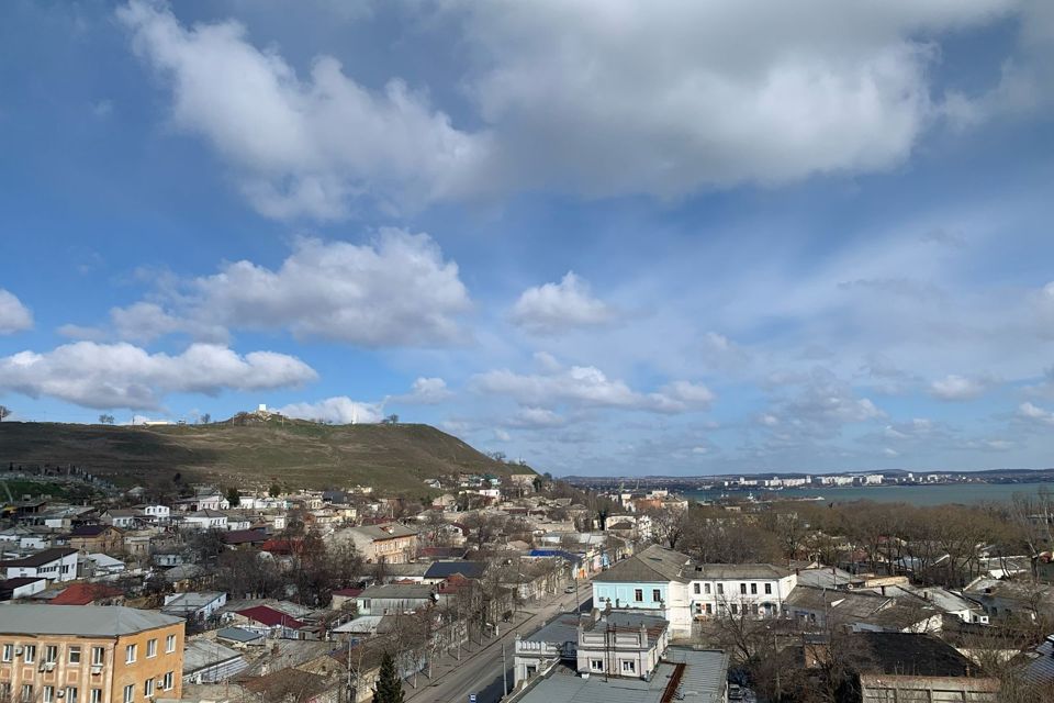 Продаётся 2-комнатная квартира, 118.8 м²