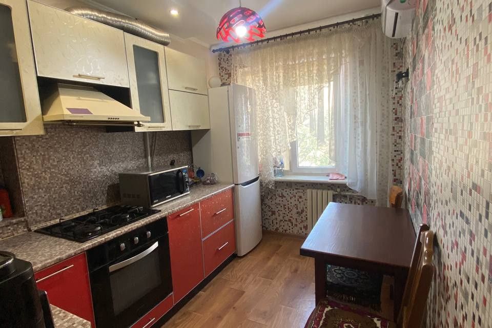 Продаётся 3-комнатная квартира, 62.3 м²