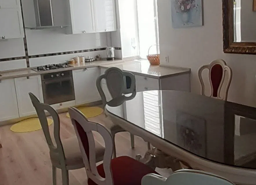Продаётся 4-комнатная квартира, 120 м²