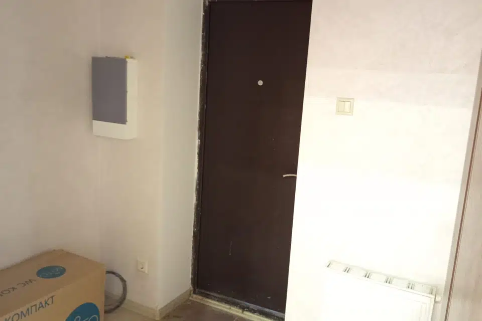 Продаётся 4-комнатная квартира, 165.8 м²