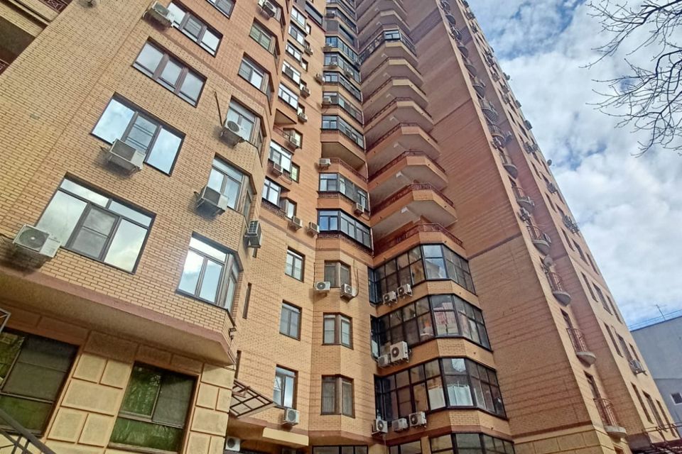 Продаётся 4-комнатная квартира, 138.1 м²