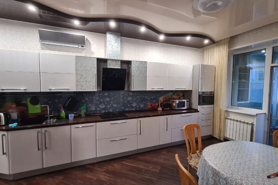 Сдаётся 2-комнатная квартира, 75 м²