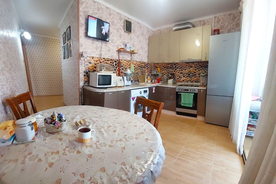 Продаётся 4-комнатная квартира, 68 м²