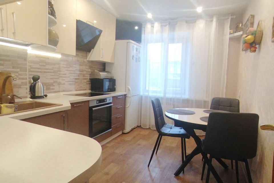 Продаётся 3-комнатная квартира, 65.5 м²