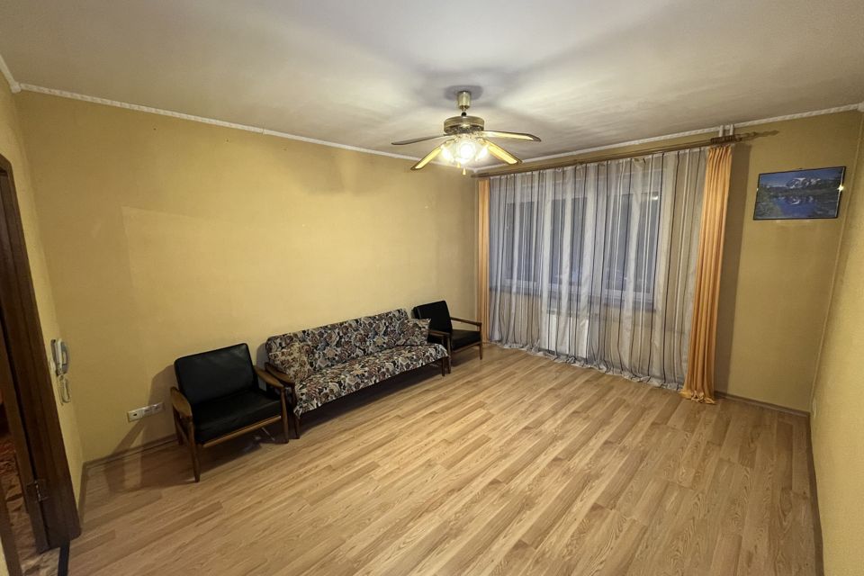 Продаётся 4-комнатная квартира, 83 м²