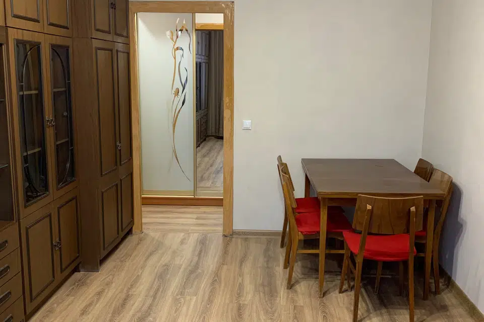 Продаётся 3-комнатная квартира, 49.6 м²