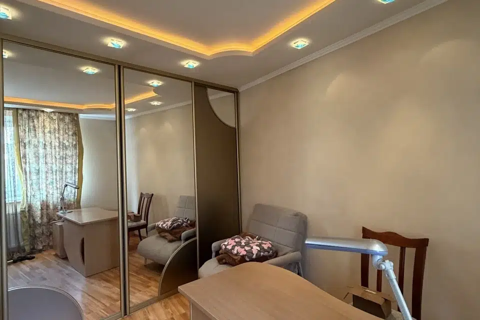 Продаётся 2-комнатная квартира, 76.8 м²