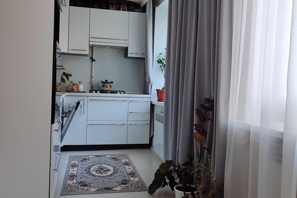 Продаётся 3-комнатная квартира, 57.2 м²