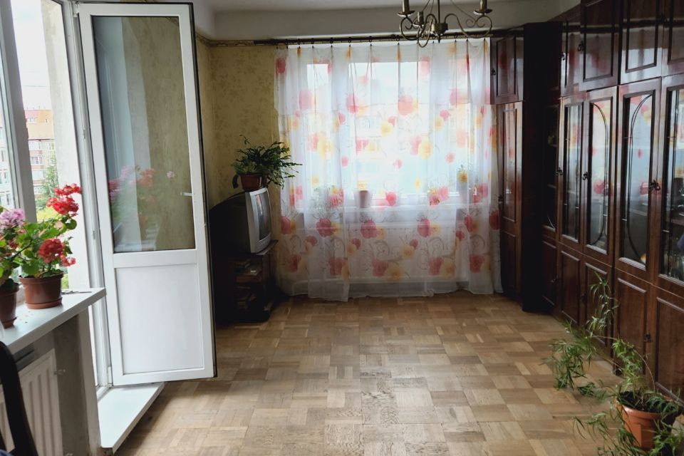 Продаётся 4-комнатная квартира, 74 м²