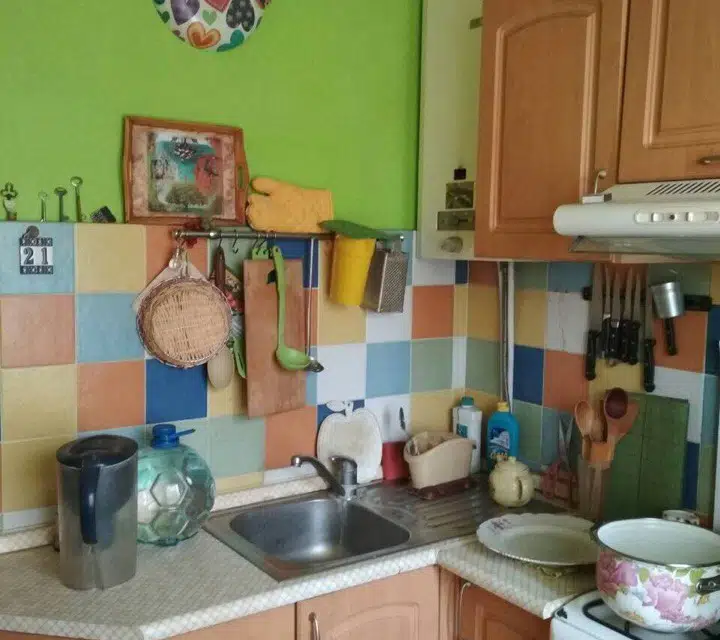 Продаётся 4-комнатная квартира, 61.4 м²
