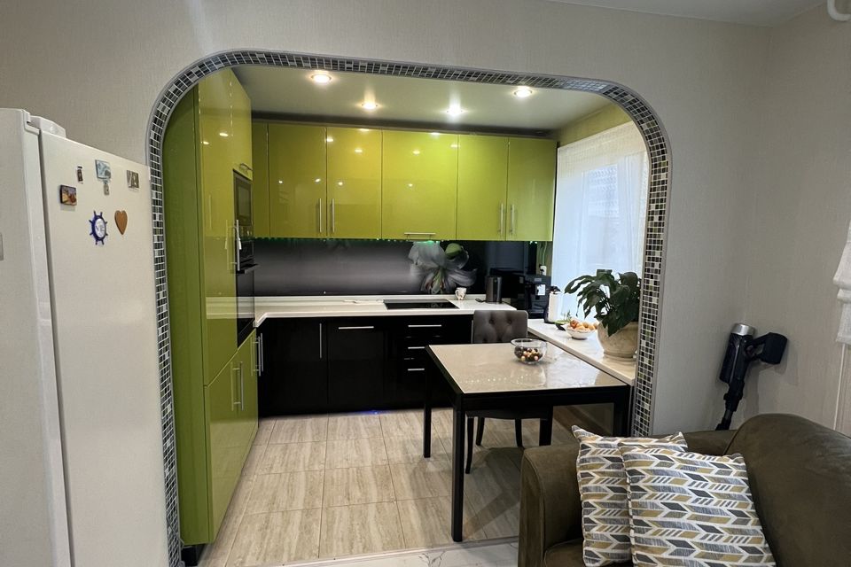 Продаётся 4-комнатная квартира, 103 м²