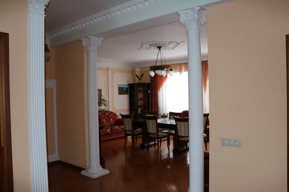 Продаётся 4-комнатная квартира, 160 м²