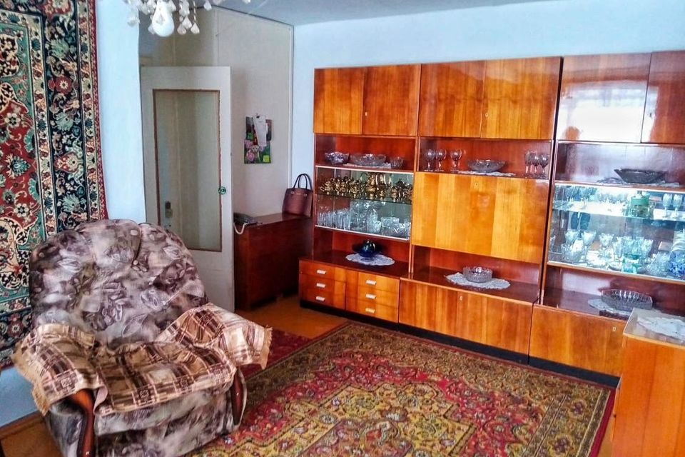 Продаётся 4-комнатная квартира, 61.5 м²