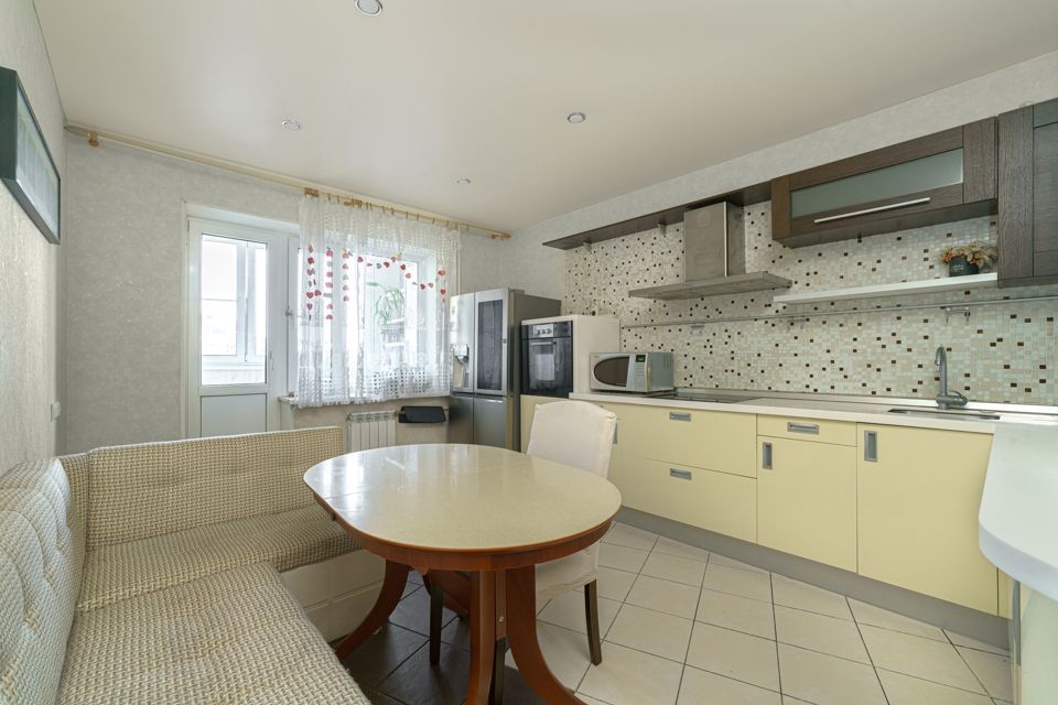 Продаётся 3-комнатная квартира, 97.5 м²