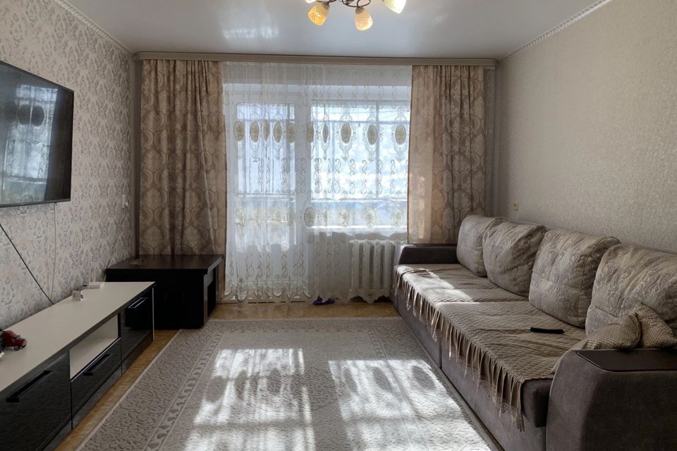 Продаётся 4-комнатная квартира, 75.8 м²