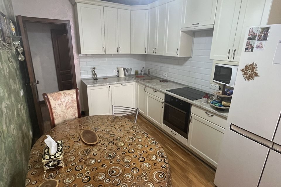 Продаётся 3-комнатная квартира, 77 м²