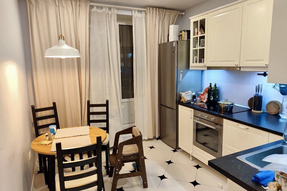 Продаётся 1-комнатная квартира, 37.4 м²