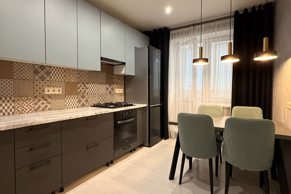 Продаётся 1-комнатная квартира, 42 м²