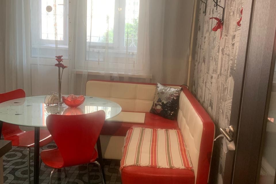 Продаётся 1-комнатная квартира, 41.3 м²