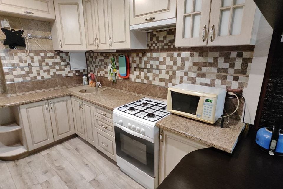 Продаётся 1-комнатная квартира, 42 м²