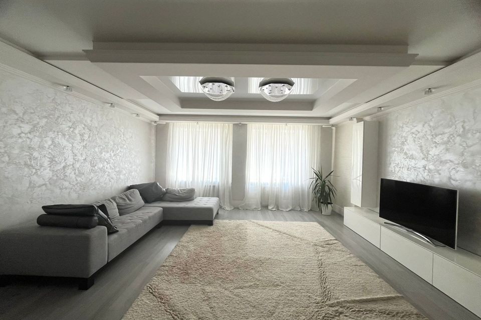Продаётся 3-комнатная квартира, 129 м²
