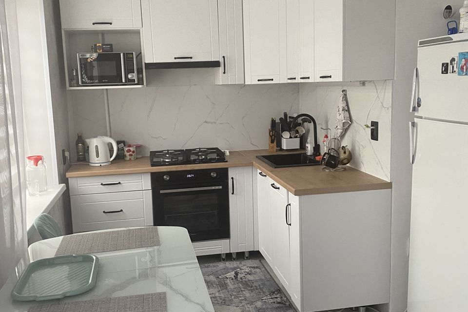 Продаётся 3-комнатная квартира, 58.3 м²