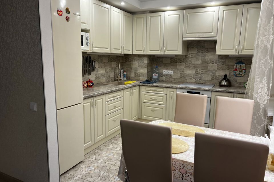 Продаётся 3-комнатная квартира, 63.7 м²