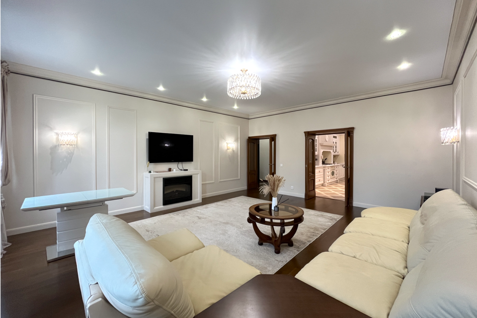 Продаётся 3-комнатная квартира, 134.8 м²