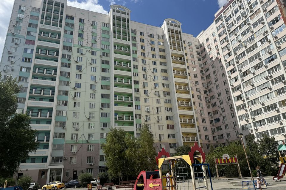 Продаётся 1-комнатная квартира, 38 м²