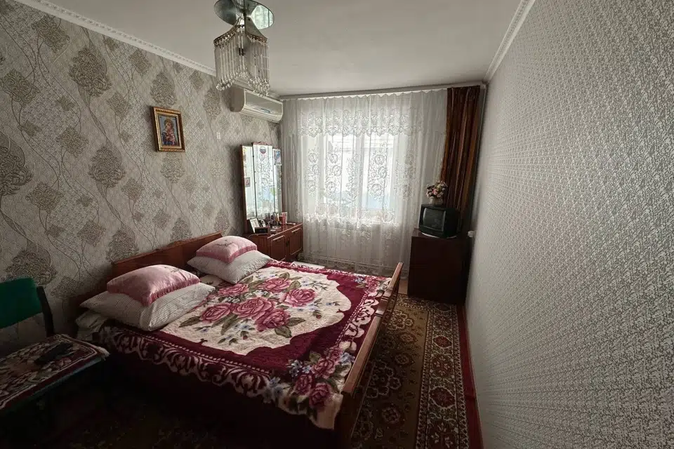 Продаётся 4-комнатная квартира, 80 м²