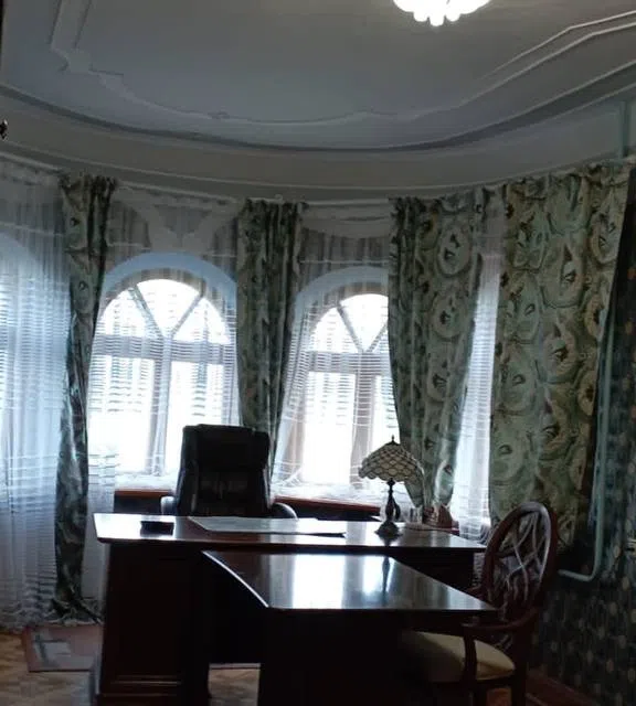 Продаётся 3-этажный дом, 438 м²