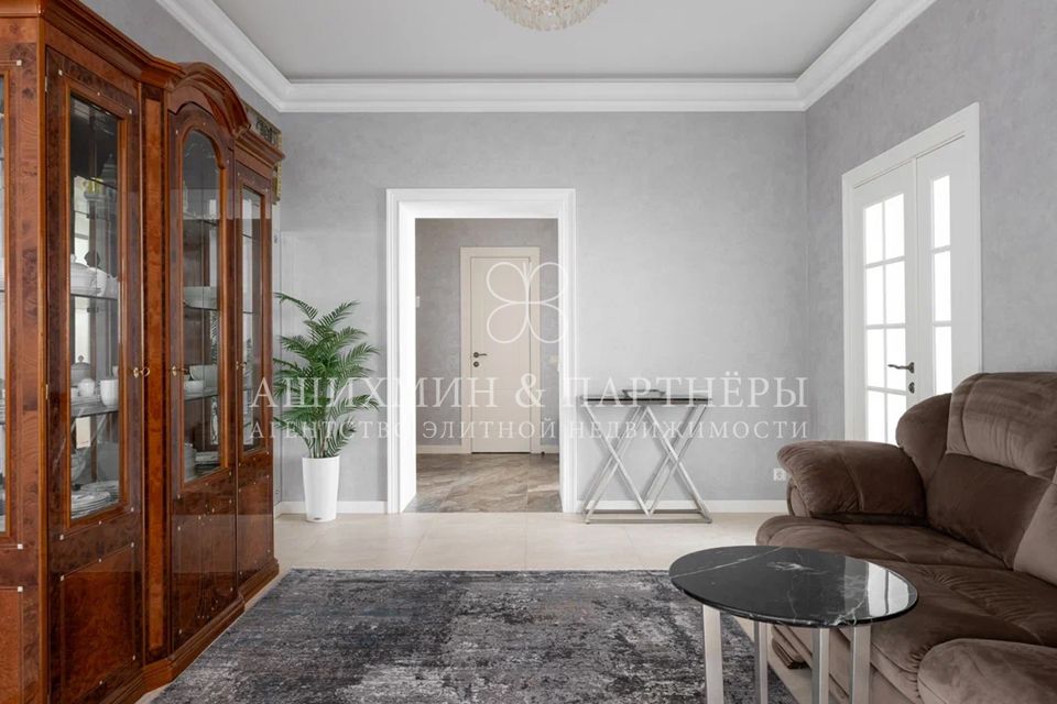 Продаётся 5-комнатная квартира, 140.2 м²