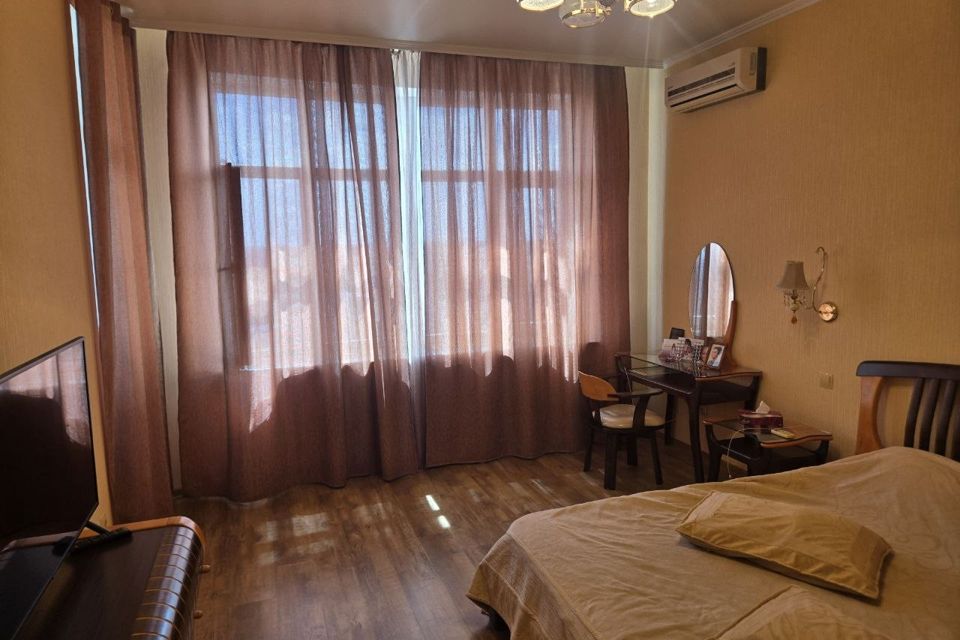 Продаётся 2-комнатная квартира, 90.2 м²
