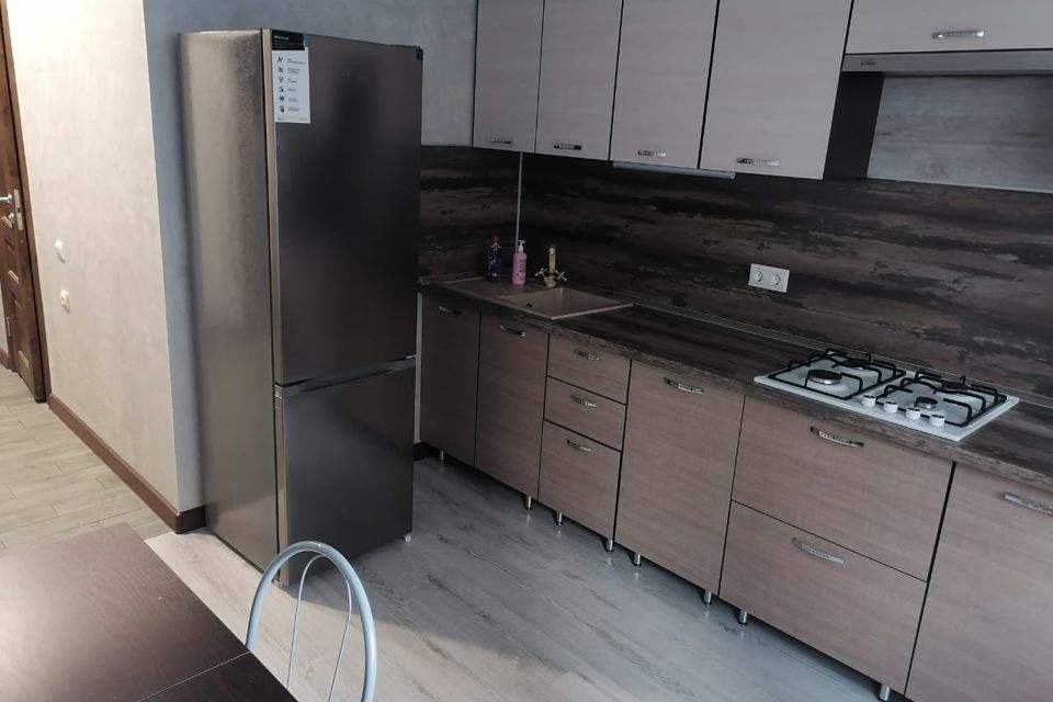 Сдаётся 1-комнатная квартира, 42 м²