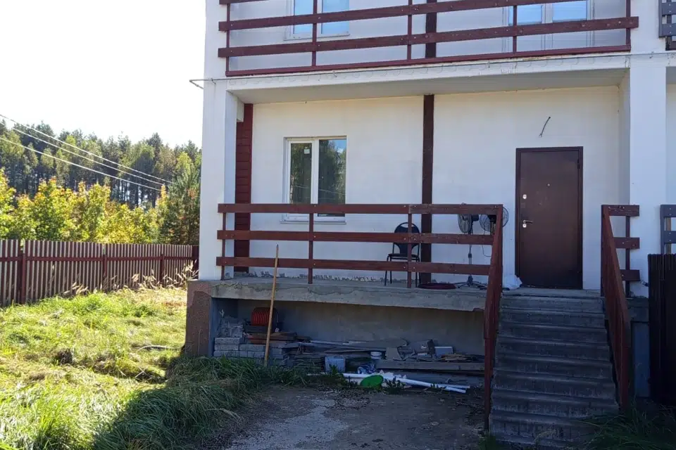 Продаётся 4-комнатная квартира, 165.8 м²