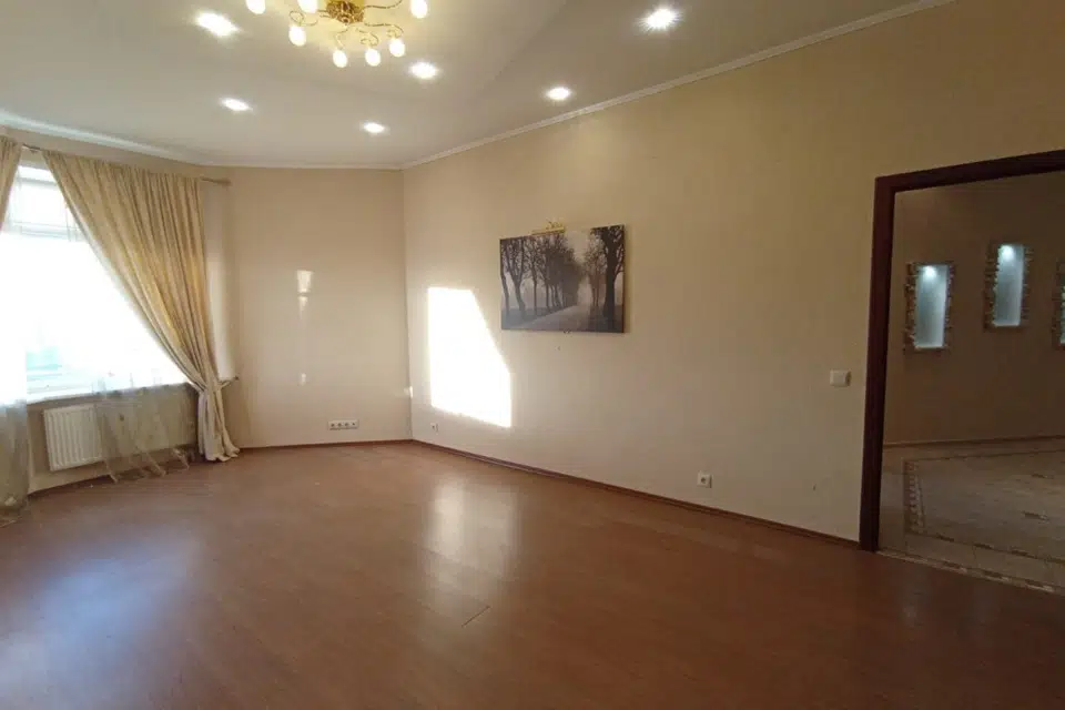 Продаётся 2-комнатная квартира, 87.3 м²