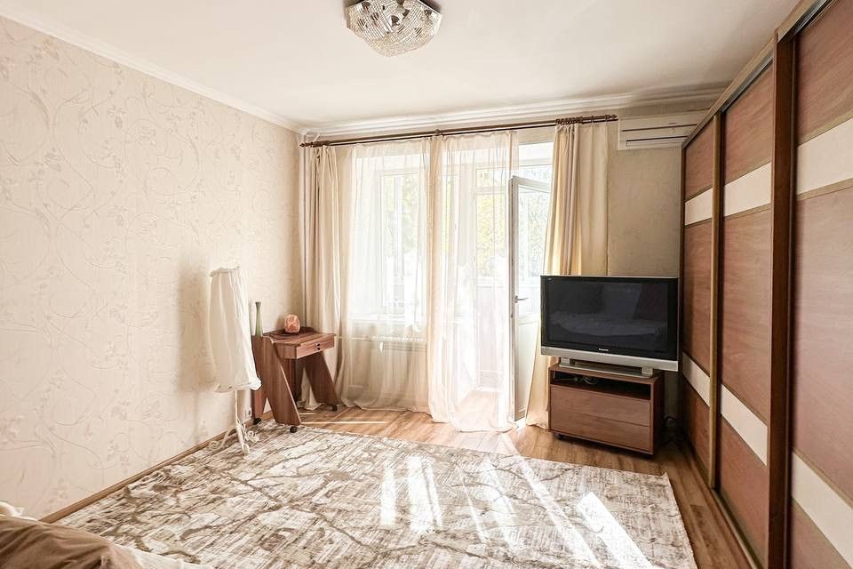 Сдаётся 2-комнатная квартира, 70 м²