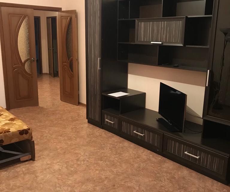Сдаётся 2-комнатная квартира, 80 м²
