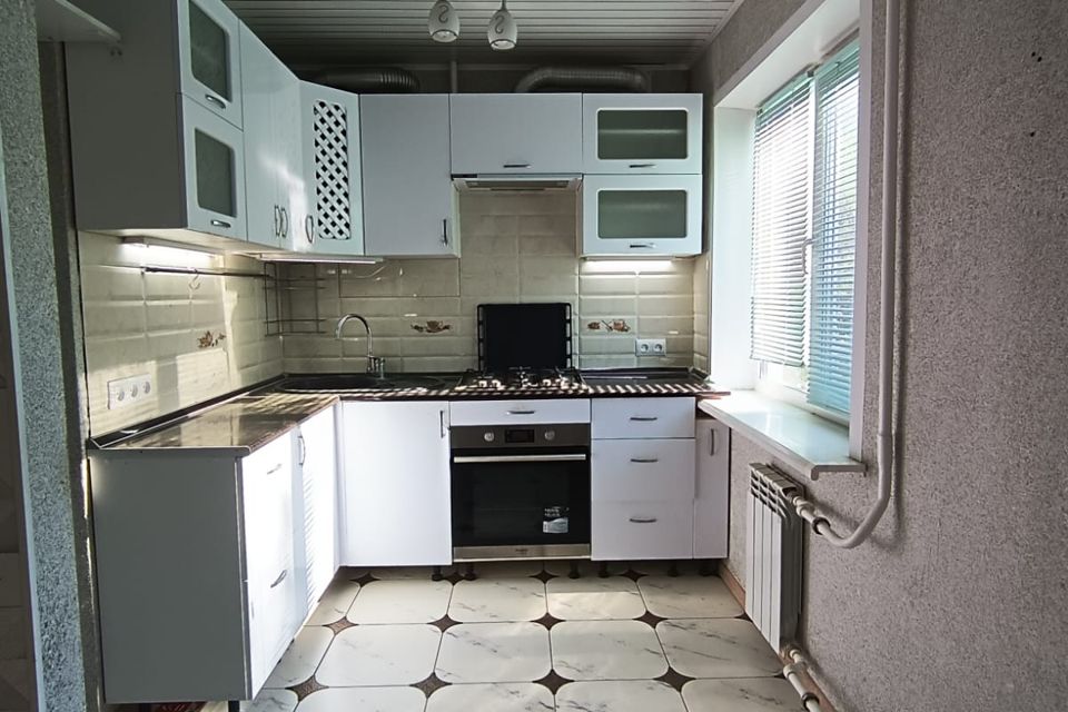 Продаётся 4-комнатная квартира, 58 м²