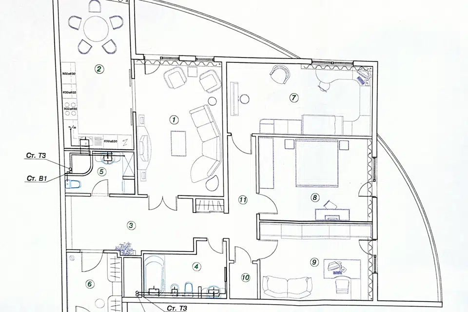 Продаётся 4-комнатная квартира, 145.5 м²
