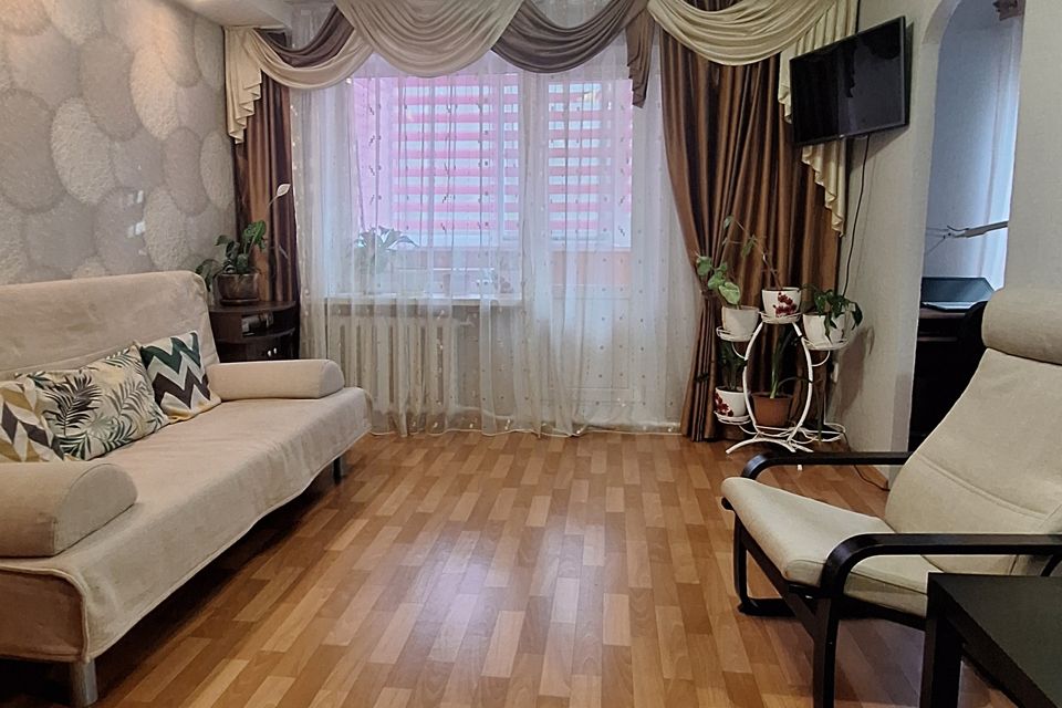 Продаётся 4-комнатная квартира, 59.5 м²