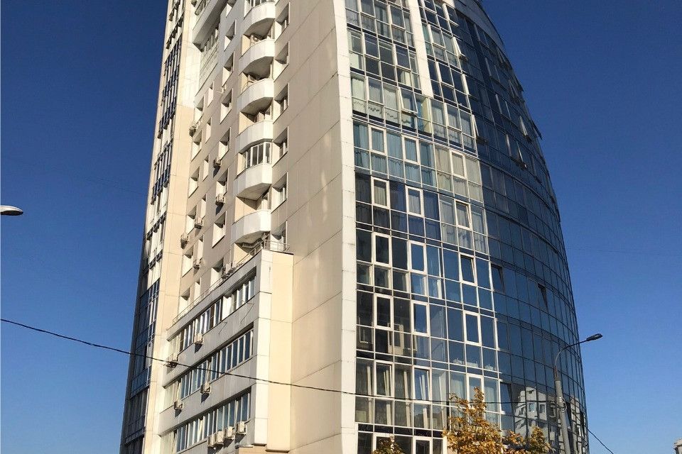 Продаётся 3-комнатная квартира, 140 м²