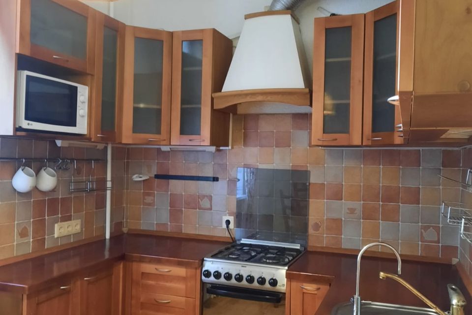 Продаётся 3-комнатная квартира, 101.2 м²
